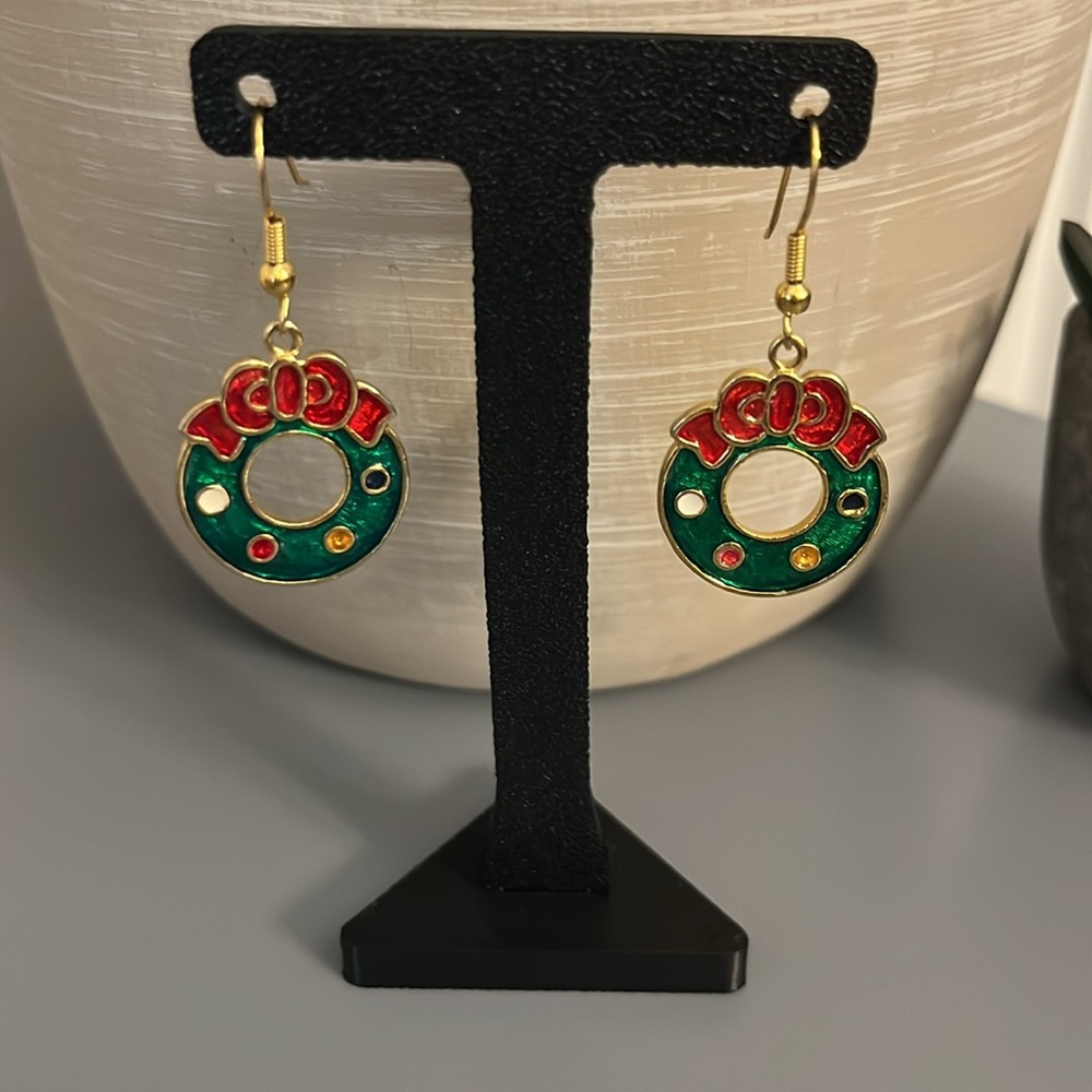 Vintage Red and Green Festive Earrings and brooch - Picture 2 of 6